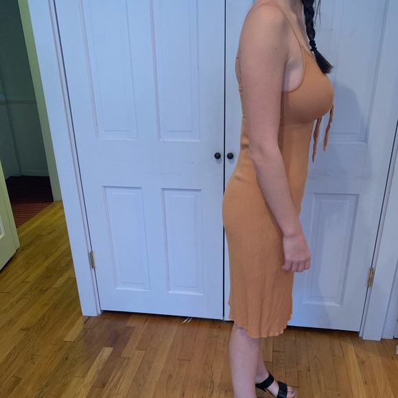 Cute dress! Never been worn - Picture 2 of 3